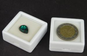 2a) 20x Boites de gemmologie 4x4 pierre taillée, dessus verre.