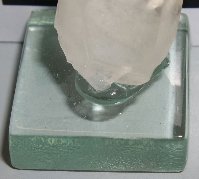 Mini socle pour minraux en verre de 22 x 22 mm